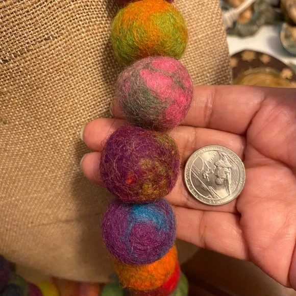Beaded felt colorful necklace - Picture 9 of 9